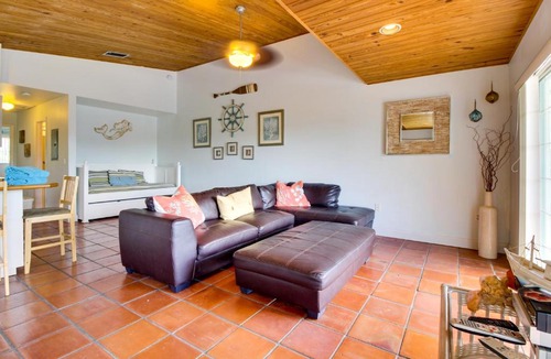 Marathon House | Paradise on Patricia Lane