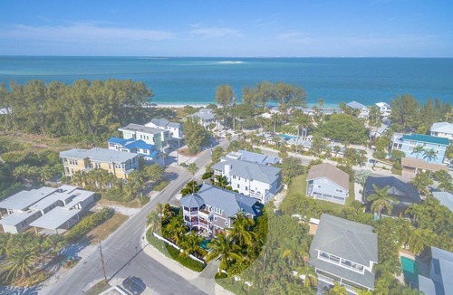 Anna Maria House | Paradise Point in Anna Maria