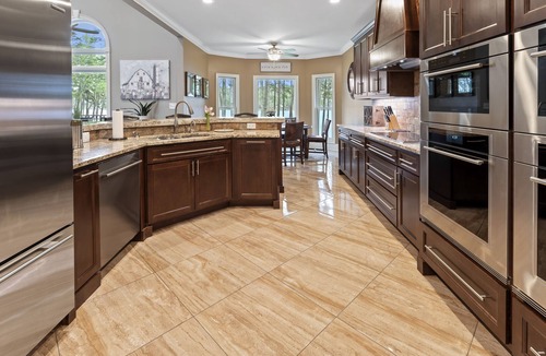 Gainesville House | Paradise Point on Lake Lanier - large home w/private dock, games, private cove
