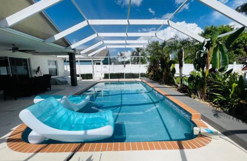 Sabal Harbour House | Paradise Pool heated Home near Siesta Key & IMG Academy