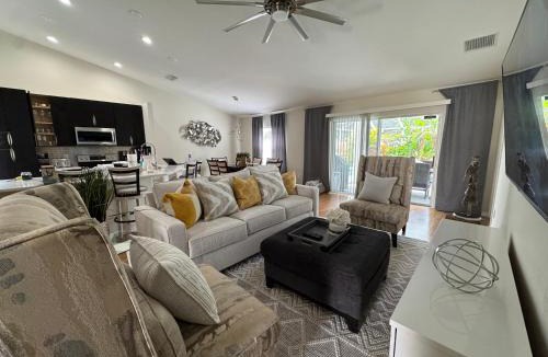 Sabal Harbour House | Paradise Pool heated Home near Siesta Key & IMG Academy
