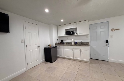 Regency Park Apartment | Paradise