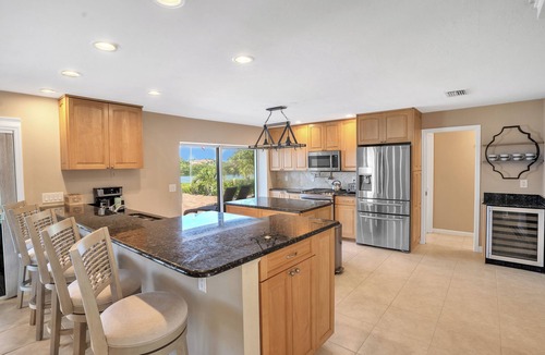 Sorrento Shores Villa | Paradise with a pool, pier and private beach area