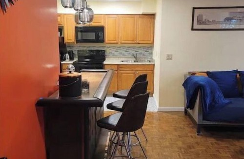 Downtown Atlanta Condo | Parking Included! Comfortably sleep 4 Downtown Atlanta