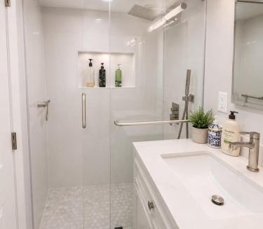 Jenkintown House | Parkside luxury suite and EV station