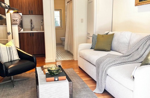 Chastain Park Apartment | Parkside Retreat 1-bed Apt steps from Chastain amphitheater & pool w/1 parking