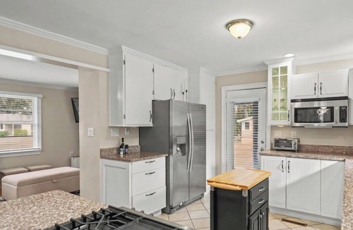 Beaufort House | Parris Island 10 min - Pet friendly Home + Yard