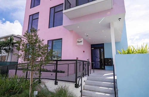 East Little Havana Apartment | Pastel | Garden Studio, Roof Deck, Near Downtown