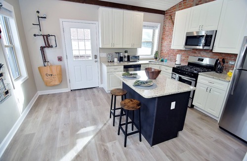 Chestnut Hill Apartment | Patio/Chestnut Hill/2 BR/1.5 BA