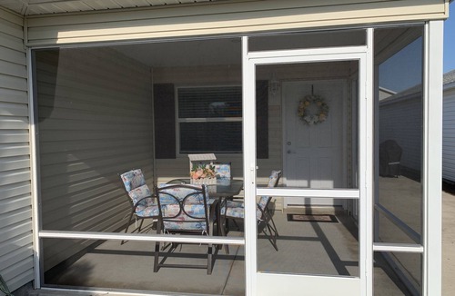 The Villages House | PATIO VILLA W 4 PERSON GOLF CART 1M TO BROWNWOOD SQ-NO XTRA GUEST FEES