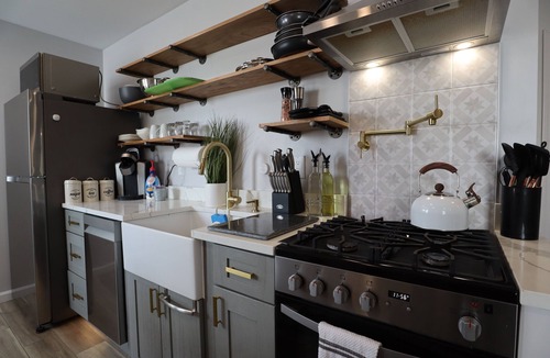 Bellmawr Apartment | ★Patio★Parking★300Mbps★15min->AirPort&CenterCity★