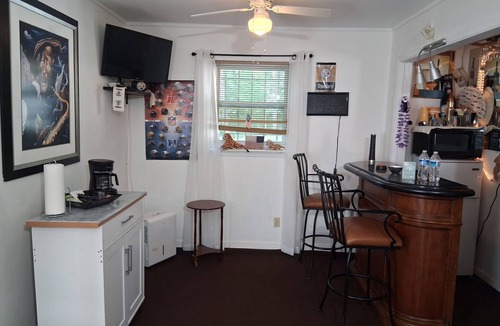 Decatur House | Peaceful 1-bedroom rental in home 20 mins from Downtown!