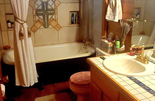 Macon Cabin | Peaceful 2-bedroom log cabin on 2 acres, outside of charming Macon, GA.