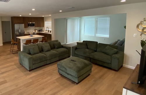 Gulf Gate Estates House | Peaceful 3-bedroom 2.5 bath house with AC in Sarasota 6 minutes to Siesta Key