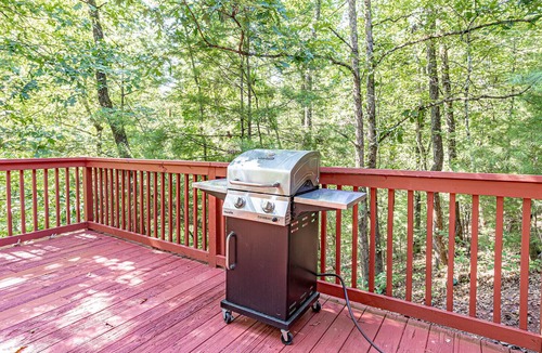Lake Lure Cabin | Peaceful 3 bedroom family mountain getaway in the trees with Mirror Lake Access.