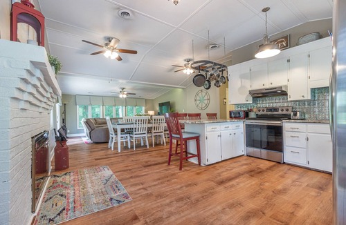 Morganton House | Peaceful and Quiet Bliss with 2 ponds, nearby mtns & lake, golf cart available.