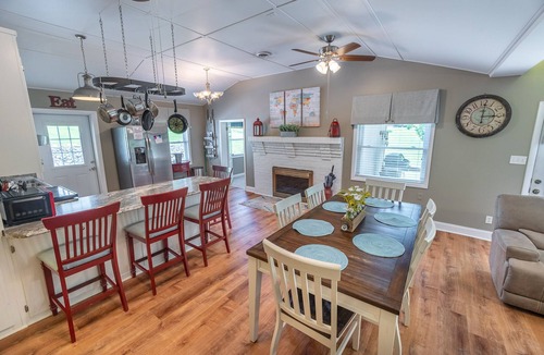 Morganton House | Peaceful and Quiet Bliss with 2 ponds, nearby mtns & lake, golf cart available.