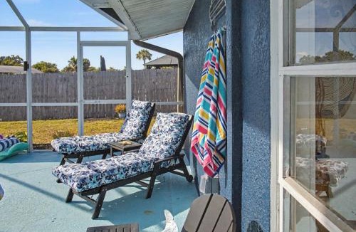 Port Charlotte House | Peaceful Canal-Front Retreat Pool, Kayaks
