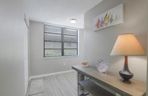 Marco Island House | Peaceful condo with pool and steps to Tigertail Beach