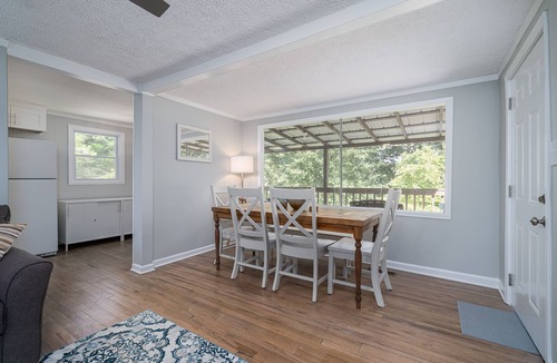 Blue Ridge Cottage | Peaceful Cottage 10 minutes from Mercier Orchards