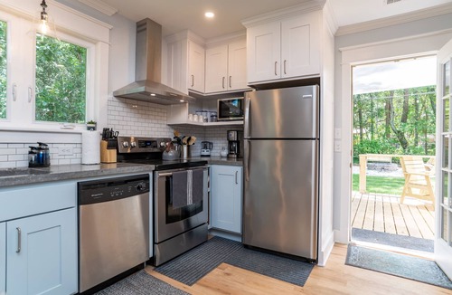 Pigeon Point House | Peaceful cottage close to downtown Beaufort, SC