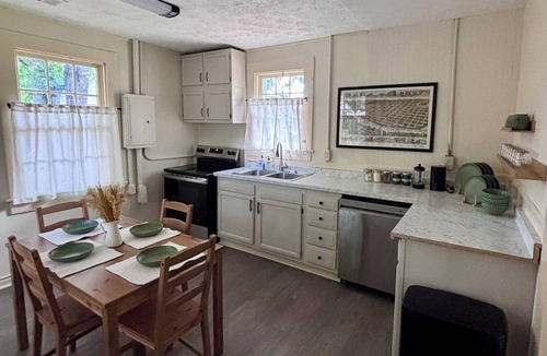 Columbus Cottage | Peaceful cottage in quaint Columbus, GA.