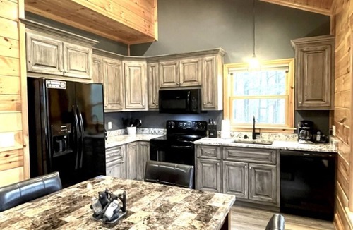 Tellico Plains Cabin | Peaceful family cabin near fishing with over 100 acres of mountain and field trails to explore!