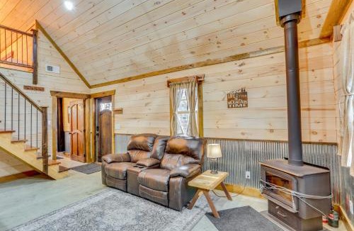 Rising Fawn House | Peaceful Hiker's Hideaway w/Deck on 1 Acre!