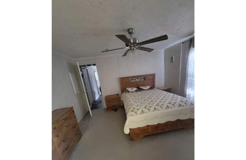 Summerton Cabin | Peaceful home beside Lake Marion & near Cuddo Park