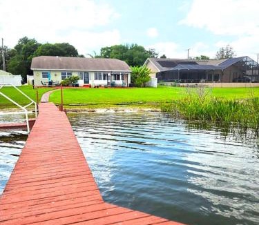 Winter Haven House | Peaceful Lakeside Retreat
