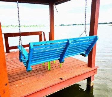 Winter Haven House | Peaceful Lakeside Retreat