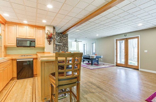 Buford Cabin | Peaceful Lawrenceville Cabin w/Hot Tub on 6 Acres