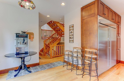 Beemerville Cottage | Peaceful Mountian Oasis: Firepit, Hot Tub, Sauna!