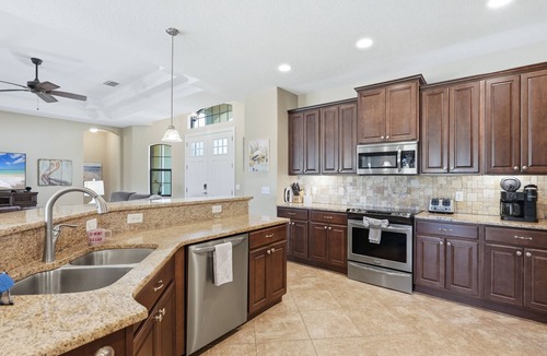 Long Meadow House | Peaceful Palms: 3 bedroom, 2 bath, heated pool, spacious lanai, golf course view