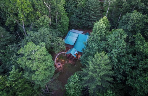 Foxfire Estates Cabin | Peaceful Peaks Family Vacation