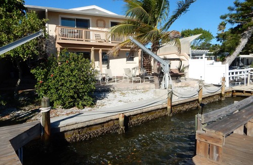 Siesta Key Apartment | Peaceful Setting, on the water of Little Sarasota Bay