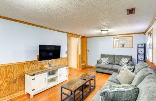Abingdon House | Peaceful South Holston Lake Cabin w/Dock & Deck!