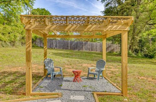 White Stone House | Peaceful Spartanburg Home Base, 6 Mi to Dtwn!