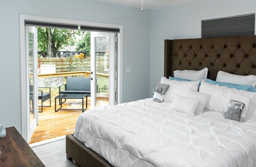Fruitville House | Peaceful stay house 3BR 1 BA-near Aquarium