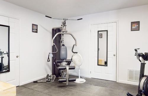 Baneberry Apartment | Peaceful Studio Sleeps 4 Gym Near Douglas Lake