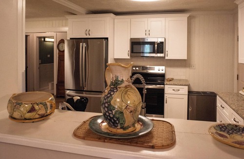 Berea House | Peaceful Vintage Home close to Furman, Downtown, Swamp Rabbit & Traveler's Rest