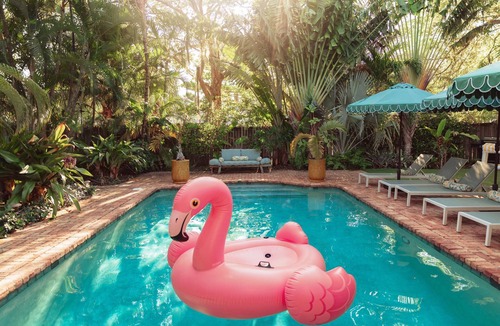Palm Beach - West Palm Beach Cottage | Peach Cottage: Palm Beach-style bliss, shared pool