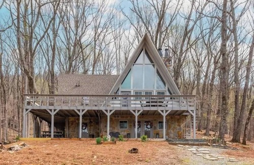 Tate Cabin | Peachy Retreat in Bent Tree