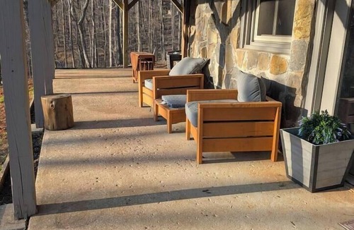 Tate Cabin | Peachy Retreat in Bent Tree