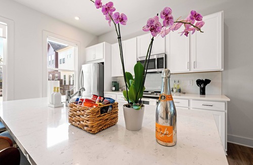 Chosewood Park House | Peachy Retreat on the Beltline near all ATL hotspots