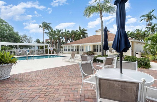 Ocean Side Village Condo | Peacock · Bright Beachy King Bed Condo · Half Mile to Beach