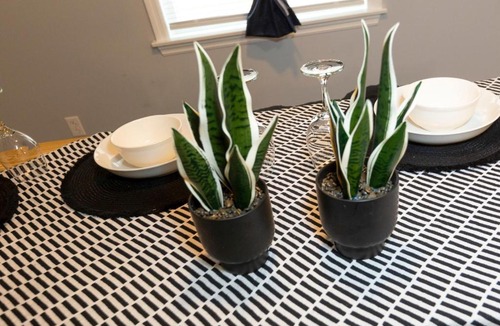 Peekskill House | Peekskill Guesthouse-Downtown Modern Spotless Free Parking