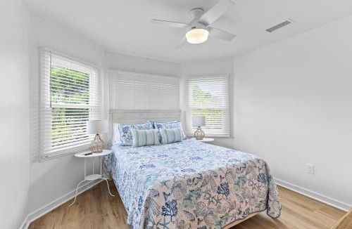 Pelican Bay House | Pelican Bay 13 - Cozy Beachside Retreat! - Beach Access!