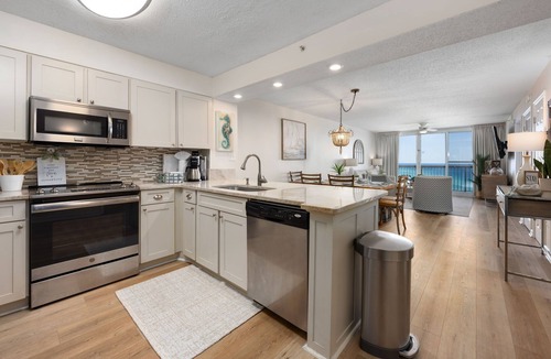 Destin Condo | Pelican Beach Resort BEACH FRONT Penthouse