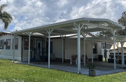 Okeechobee House | Pelican Cove Fishing / Vacation Rental with Private Boat Dock
